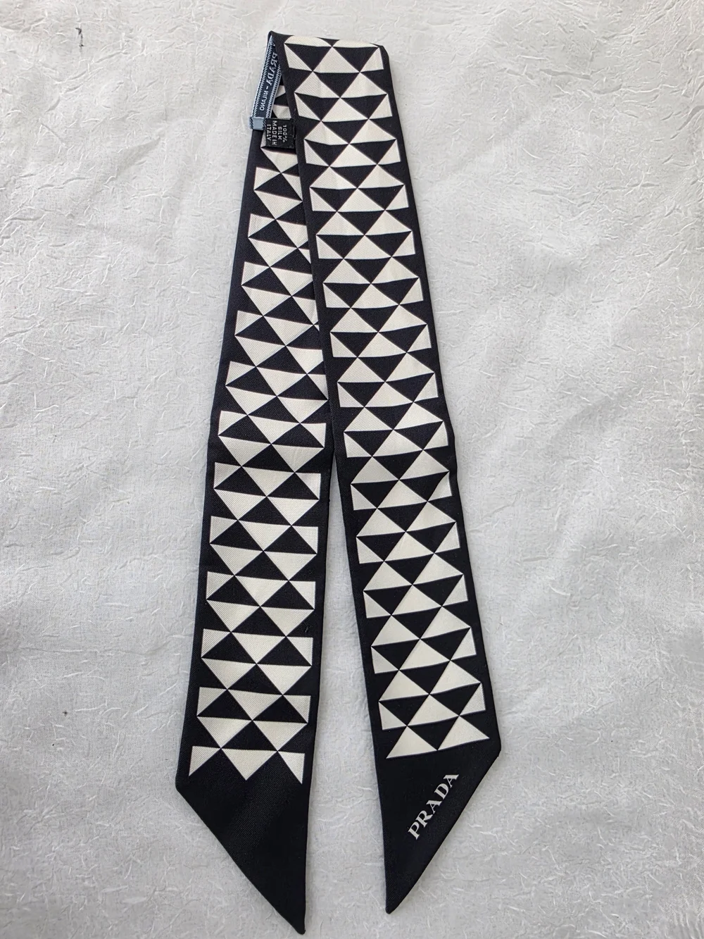 Auth Prada Triangle Geometric Silk Twilly - Picture 3 of 8